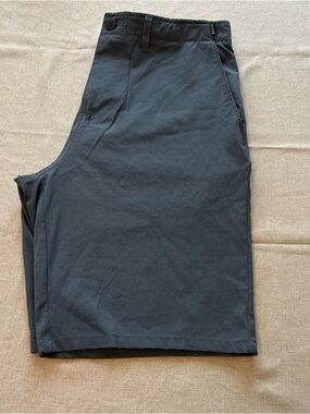 Veece Men's Flat Front Performance Shorts in Charcoal